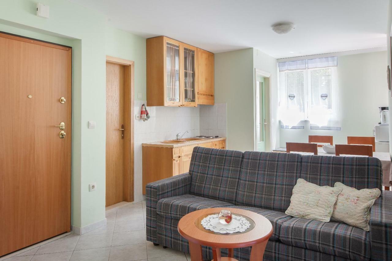 Apartments Cvjetni Dvori Makarska Eksteriør bilde